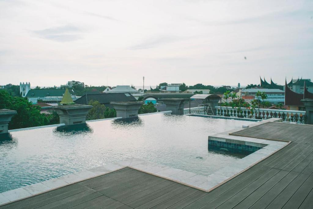 The Axana Hotel Padang  Zewnętrze zdjęcie