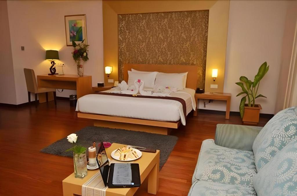 The Axana Hotel Padang  Zewnętrze zdjęcie